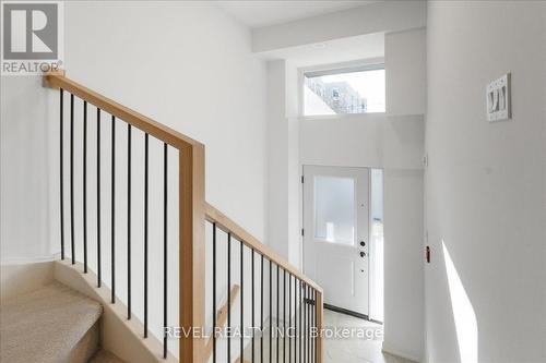 7 - 200 RAILWAY ENGINE HOUSE WAY , Whitby, Ontario L1N 0P7 4