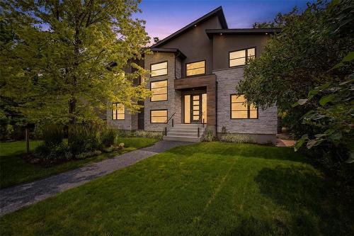 916 Somerset Avenue, Winnipeg, MB 