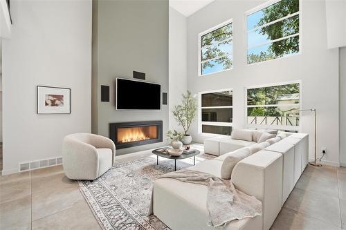 916 Somerset Avenue, Winnipeg, MB 