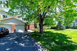 132 ACKLAM TERRACE W  Ottawa, ON K2K 2J5