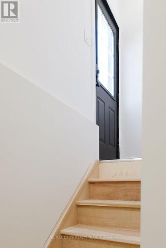 BASEMENT APARTMENT - 7 CRAVEN ROAD , Toronto (Greenwood-Coxwell), Ontario M4L 2Z4 2