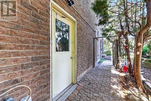 39 LONGFELLOW COURT , Whitby, Ontario L1N 6V7 5