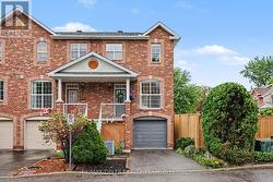 2 BELLFLOWER PRIVATE NW  Ottawa, ON K1T 3Z9
