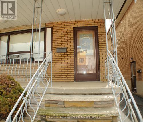 UPPER FLOOR - 49 ALGOMA STREET , Toronto, Ontario M8Y 1C4 4