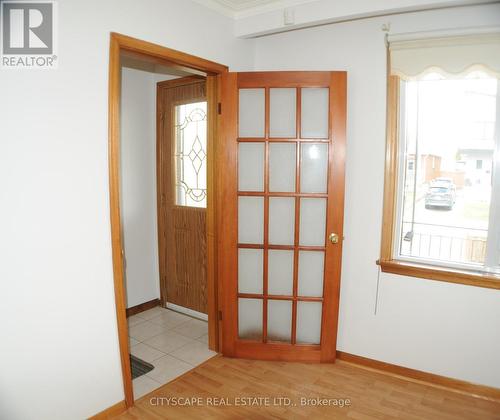 UPPER FLOOR - 49 ALGOMA STREET , Toronto, Ontario M8Y 1C4 5