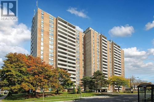1209 - 1210 RADOM STREET  Pickering (Bay Ridges), ON L1W 2Z3