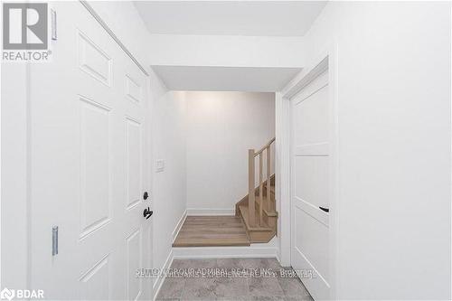 45 HAY LANE , Barrie, Ontario L9J 0T6 2