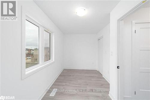 45 HAY LANE , Barrie, Ontario L9J 0T6 3