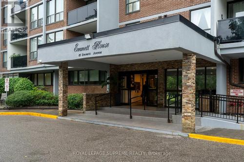 2409 - 85 EMMETT AVENUE  Toronto, ON M6M 5A2