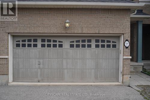 17 - 3045 GLADESIDE AVENUE  Oakville, ON L6M 0R3