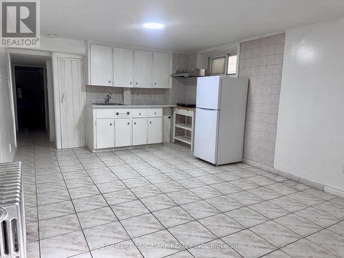LOWER - 415 DELAWARE AVENUE , Toronto, Ontario M6H 2V1 2