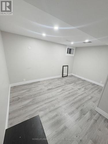 925 BYRON STREET N , Whitby, Ontario L1N 4P2 3