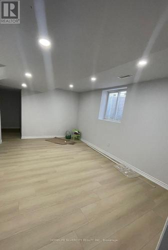 2 - 29 DUNSTABLE DRIVE , Whitby, Ontario L1M 2L8 2