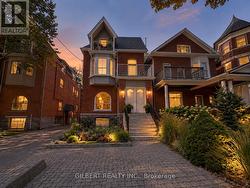 88 COWAN AVENUE Toronto, ON M6K 2N4