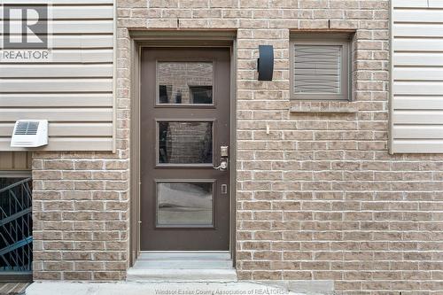 766 Irvine AVENUE , Windsor, Ontario N8X 2T2 4