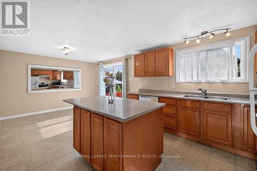 2258 Russell Road, Ottawa, ON 