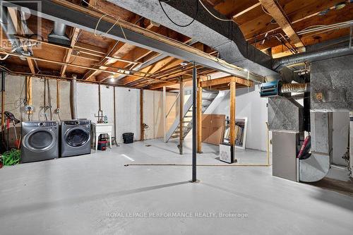 2258 Russell Road, Ottawa, ON 