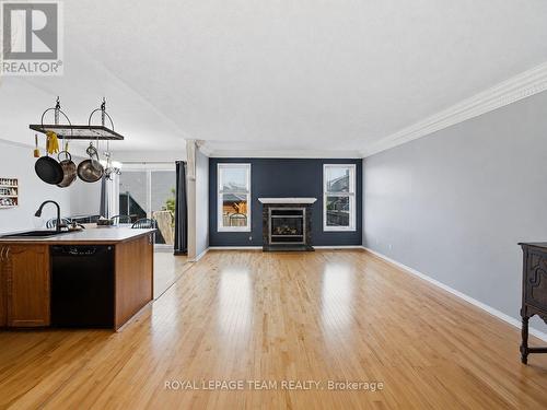 25 OLDFIELD STREET , Ottawa, Ontario K2G 6S8 5