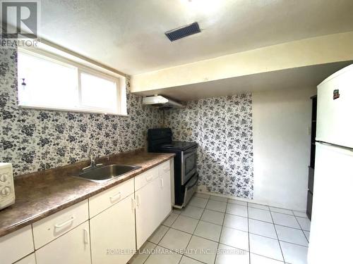 LOWER - 3320 GRECHEN ROAD , Mississauga, Ontario L5C 1X9 5