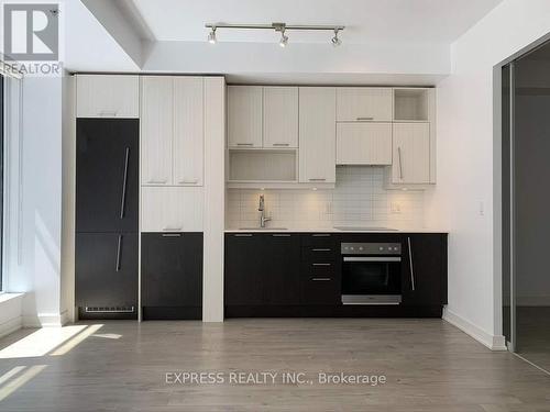 320 - 30 NELSON STREET , Toronto, Ontario M5V 0H5 3