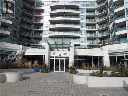 527 - 230 QUEENS QUAY , Toronto, Ontario M5J 2Y7