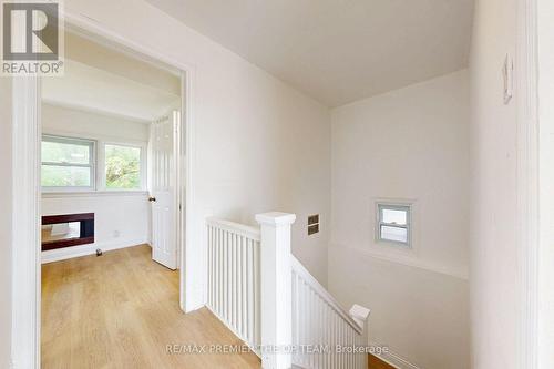4 - 11 COLUMBINE AVENUE , Toronto, Ontario M4L 1P2 5