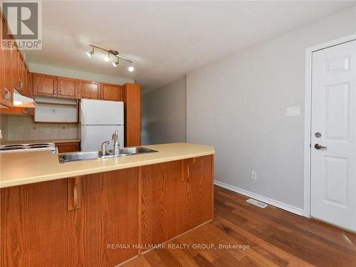 386 CROWNRIDGE DRIVE , Ottawa, Ontario K2M 3A4 5