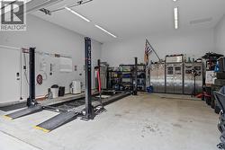 Detached Double Garage. Lift Included - 