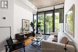 216 - 8 DOVERCOURT ROAD Toronto, ON M6J 0B6