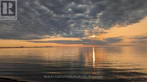 691 Nautalex Court, Mississauga, ON 