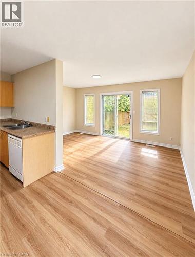343 DALHOUSIE Street , Brantford, Ontario N3S 3V9 5