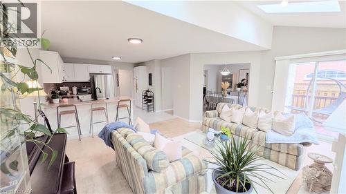 68 Benjamin Drive, Hamilton, ON 