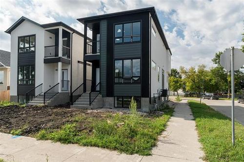 1924 Bannatyne AVE  Winnipeg, MB R2R 0B3
