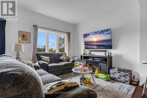 4879 CONNOR DRIVE , Lincoln, Ontario L3J 0S2 5