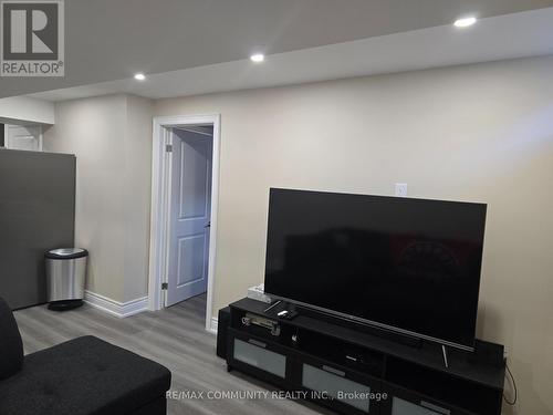 8 HASSARD-SHORT LANE , Ajax, Ontario L1S 0G4 4