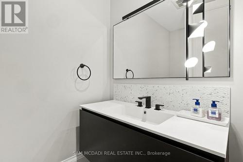 902 Parkland Avenue, Mississauga, ON 