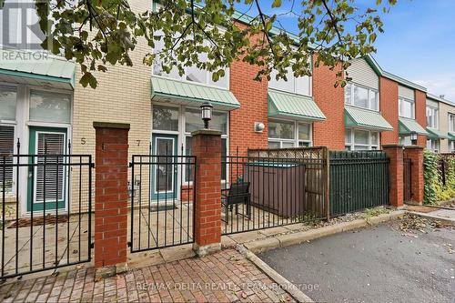 7 - 170 CATHCART STREET , Ottawa, Ontario K1N 5B9 2