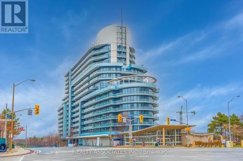 238 - 2885 BAYVIEW AVENUE  Toronto, ON M2K 0A3