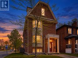 #1 - 87 LAWRENCE AVENUE W  Toronto, ON M5M 1A7