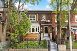 29 DENISON AVENUE Toronto, ON M5T 2M6