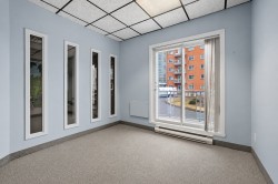 Interior - 