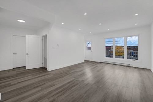 2005 Rue Grenet , Montréal (Saint-Laurent), QC H4L 2R8 5