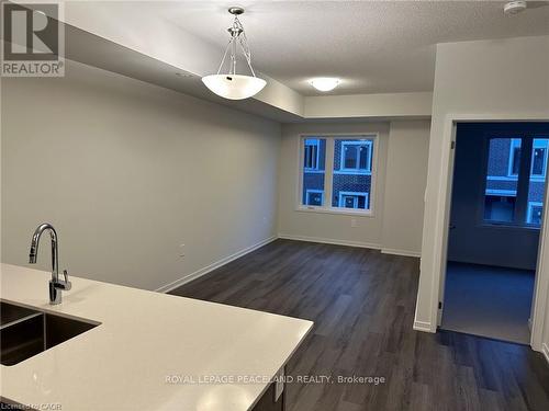 39 - 21 HONEYCRISP CRESCENT , Vaughan, Ontario L4K 5Z8 4