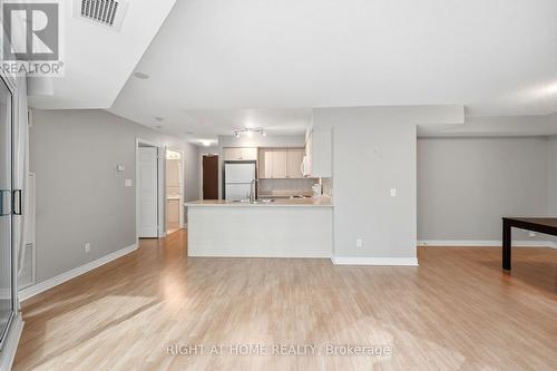 701 - 51 LOWER SIMCOE STREET , Toronto, Ontario M5J 3A2 5