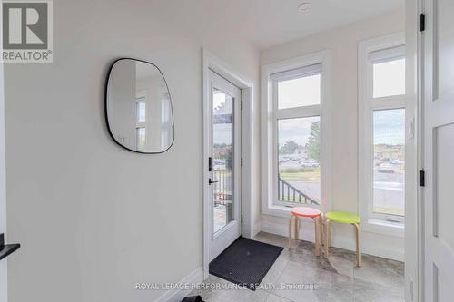 UNIT B - 819 AARON AVENUE , Ottawa, Ontario K2A 3P1 3