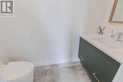 UNIT B - 819 AARON AVENUE , Ottawa, Ontario K2A 3P1 5
