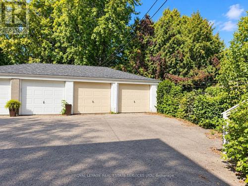 284 GLENFOREST ROAD , Toronto, Ontario M4N 2A4 5