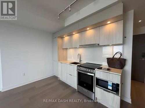 5604 - 448 BURNHAMTHORPE ROAD W , Mississauga, Ontario L5B 0R4 4