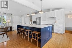 27 Gordon Drive SW  Calgary, AB T3E 5A6