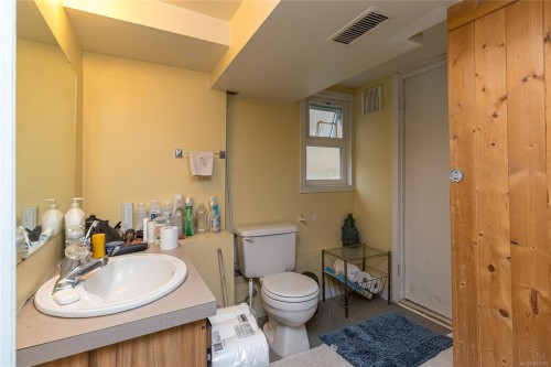 1161 Newport Ave, Oak Bay, BC 